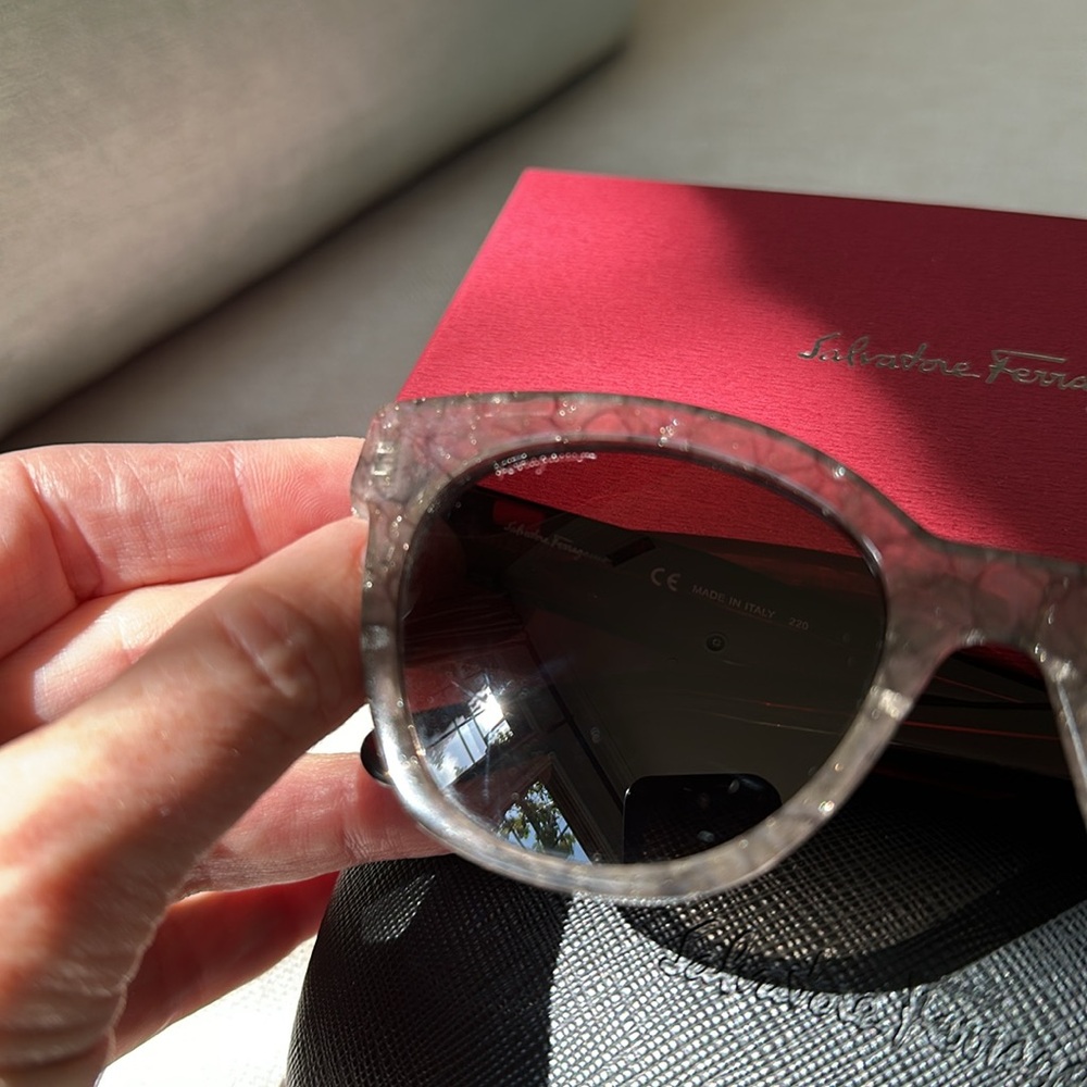 Ferragamo Cat Eye sunglasses NWT, case, box 🎁 - Picture 7 of 13